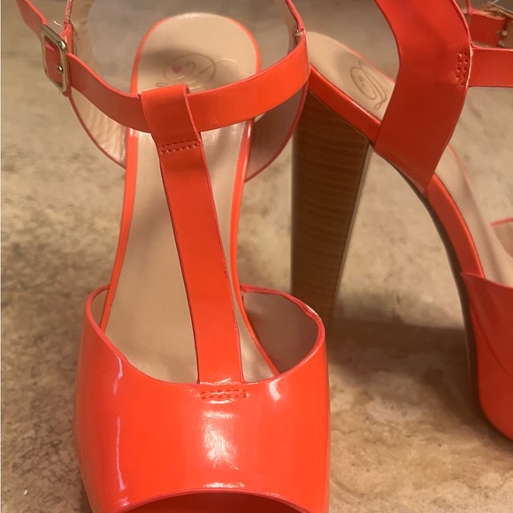 Heart in D Coral Peep Toe Platform Heels - Picture 8 of 8